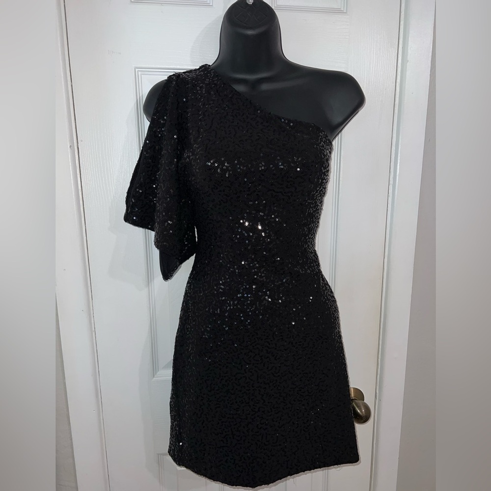 Elegant Black Sequin One-Shoulder Dress